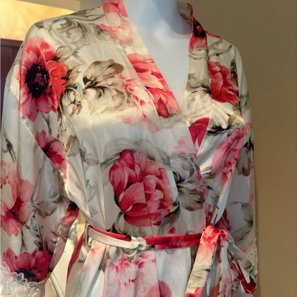 Floral Kimono Robe with Lace Trim